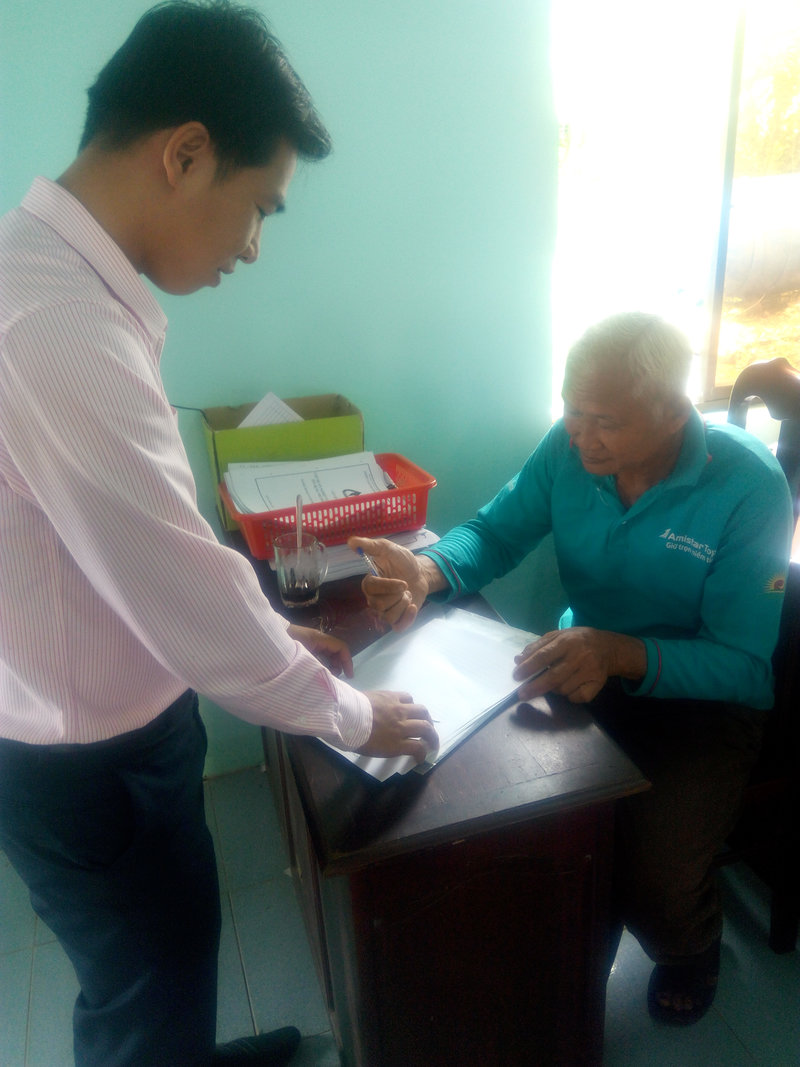 CAN BO HUONG DAN.jpg